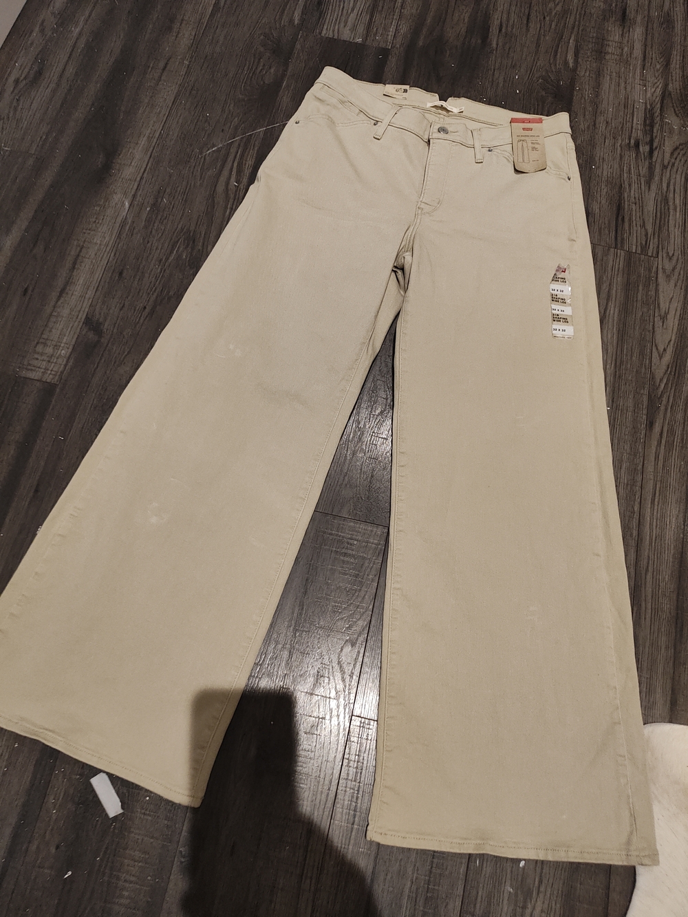 Levi's Wide-Leg Jeans in Beige 33